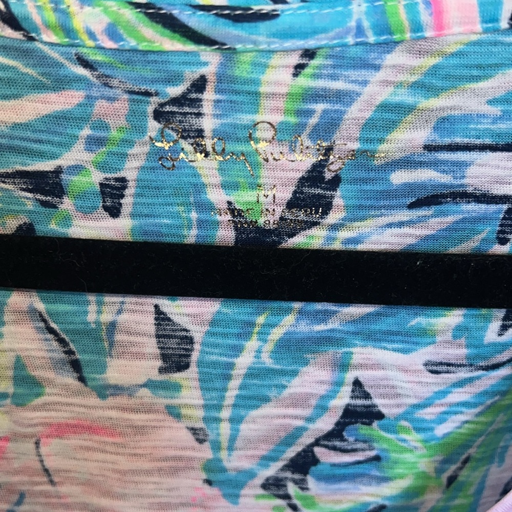 Lilly Pulitzer Long Sleeve  V neck shirt - Picture 2 of 6